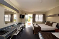 Mineral Sands Motel - parking