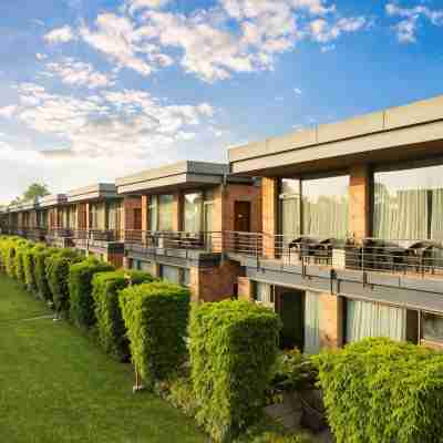 Taj Damdama Lake Resort & Spa, Gurugram Hotel Exterior