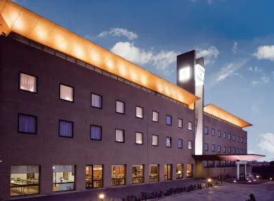 Posadas de España Paterna Các khách sạn gần Heron City