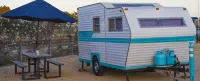Vintage Camper delivered to your reserved campsite! Near Surf Beach & Downtown The Robert J. Lagomarsino Visitor Center at Channel Islands National Park附近的飯店