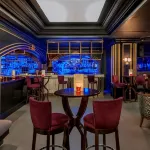 Elite World Van - Bar