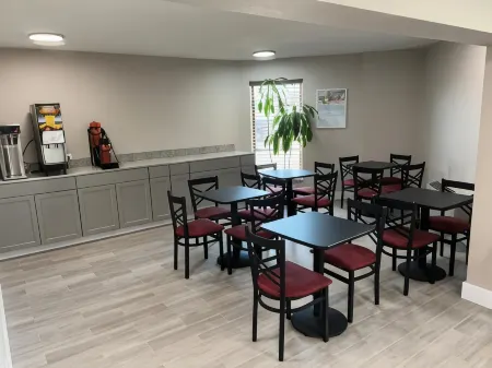 Days Inn by Wyndham Cincinnati East