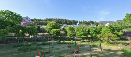 Yangji Pension Отели рядом с достопримечательностью «Skyline Luge Tongyeong»