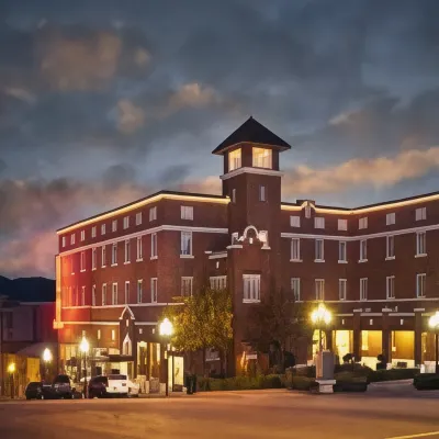 Hassayampa Inn Hotels near Target