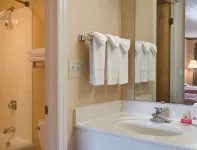 Red Roof Inn & Suites Cleveland, TN - Parkplatz