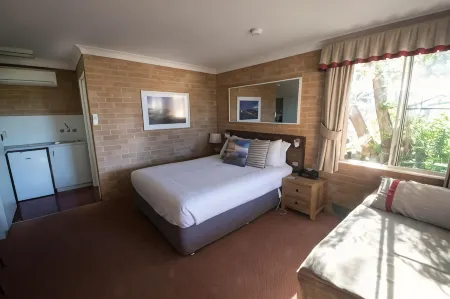 Anchor Bay Motel Отели рядом с достопримечательностью «Залив Джервис»