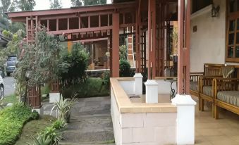 Villa Kota Bunga Anyelir