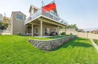 Sun Cove - Lake Entiat Getaway - 3 bedroom + loft with lake views! Hotels near Daroga State Park