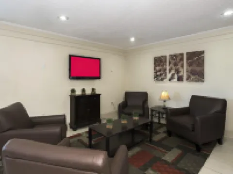 Red Roof Inn Bloomington - Normal/University Hotels in Bloomington