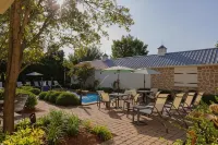 The Inn at Leola Village, a Historic Hotel of America - Pools