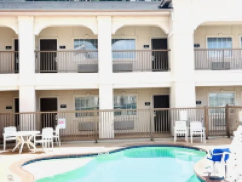 Quality Inn Montgomery - Lake Conroe Hotels in Conroe