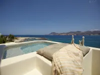 White Pebble Suites - Luxury