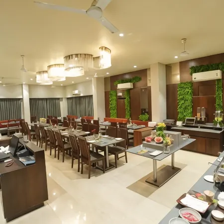 Alaukik Hotel