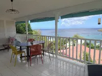 Exceptional T3 sea view apartment, 5 minutes walk from the beach! And jacuzzi Hoteles en Les Anses d'Arlet