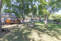 Tristian Suite Walk to Main Street - 3-Star