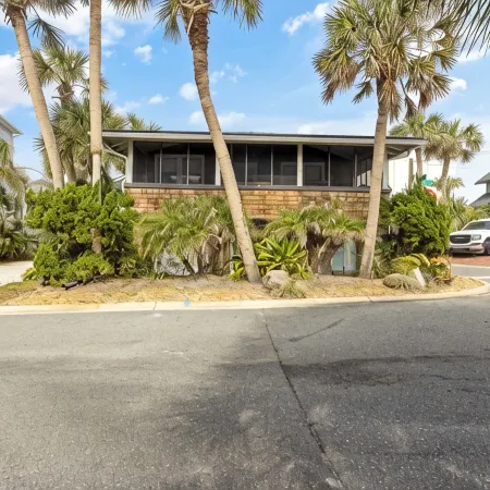 Beach Cottage I,  near the beach, TPC Sawgrass, Mayo Clinic, & Ponte Vedra Beach