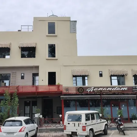 Aanandam Hotel