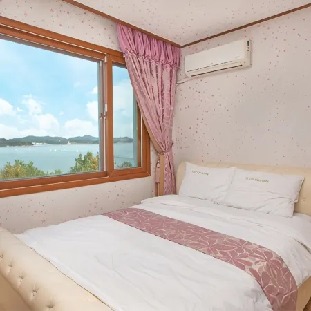 Taean Napoli Pension