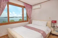 Taean Napoli Pension