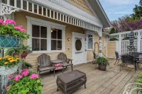 Charming Victorian, Private Hot Tub