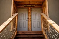 1 Mile from Spirit Mountain Casino! Cozy apartment that sleeps 6