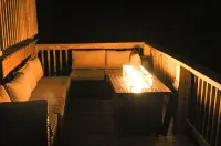 Hot Tub - Minutes from Winetrail, SIU, Giant City, Cedar Lake, Shawnee Forest! - Chalets