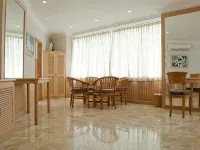 Hawaii Resort Family Suites Hotels in Serang Regency