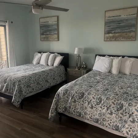 Sunset Beach Beautiful 2 Bedroom Villa 1.5 miles from Sunset Beach