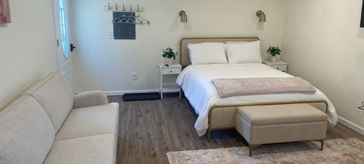 Chic studio hideaway in Riverdale with AC, Wifi Hotels in Weber County