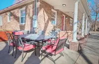 Spacious 3-Home Kanab Family & Business Retreat, Hot Tub • Sauna • Gym •Firepits