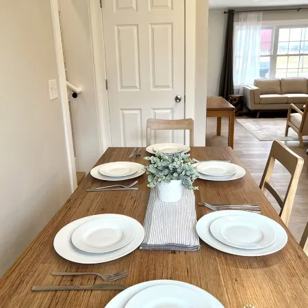Cozy Modern Farmhouse Prime Lakeview Location