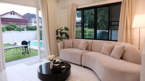 Modern Private Pool Villa in Sukhumvit