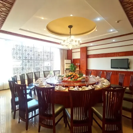 Luxian Longcheng Hotel