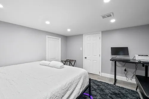 Union Oasis: Hot Tub, Grill, Gym, Games, Massage chair, EWR 10min, NYC 30 min