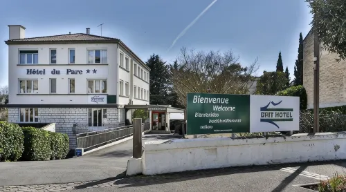 Brit Hôtel du Parc Niort Centre - ที่จอดรถฟรี
