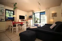Sauna, fireplace, SKY TV, V&B whirlpool, WLAN, lake view, close to the Baltic Sea, LAST MINUTE