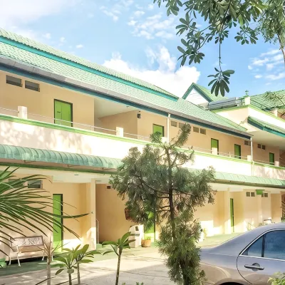 J.Holiday Inn Krabi Hotels near Maharaj Market