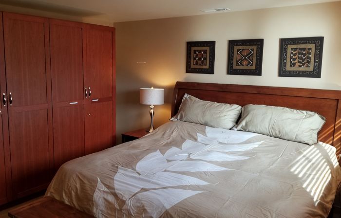 Lake View Condo across from the Public Park and Beach, Downtown Chelan!