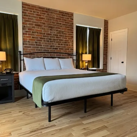Historic Griffin Hotel