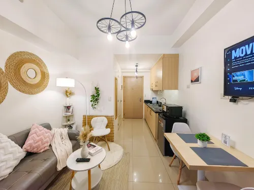 Citispace 1BR Suite at SM Light Residences #LT02 - 停車場