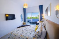 Panoramic Resort Apartment • Sea, Lake & Golf Views • Pools & Tennis - parking