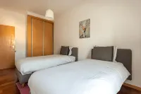 Central Porto 4BR apartment in Porto City center 2MIN METRO and WALK Aliados