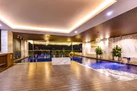 The King Hotel - piscina