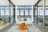 Central Mascot 4BR Convenience to CBD & Airport