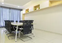 PLATINO SERVICE APARTMENT, 2BR Family Suite, Next to Paradigm mall JB with Big Patio & Pool Access - 3-Star
