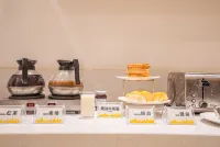 The Dream Hotel (Kunming Airport Center)