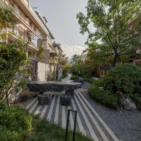 Floral Hotel·Laiye Private Hot Spring Villa (Tai Bai Mountain Tourist Center No Mountain Residence)