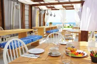 Dyo Suites - breakfast
