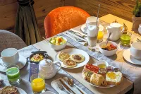 Les Loges Blanches - breakfast