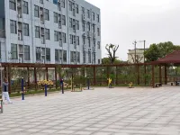 Hexian Yunshan Business Hotel - parcheggio